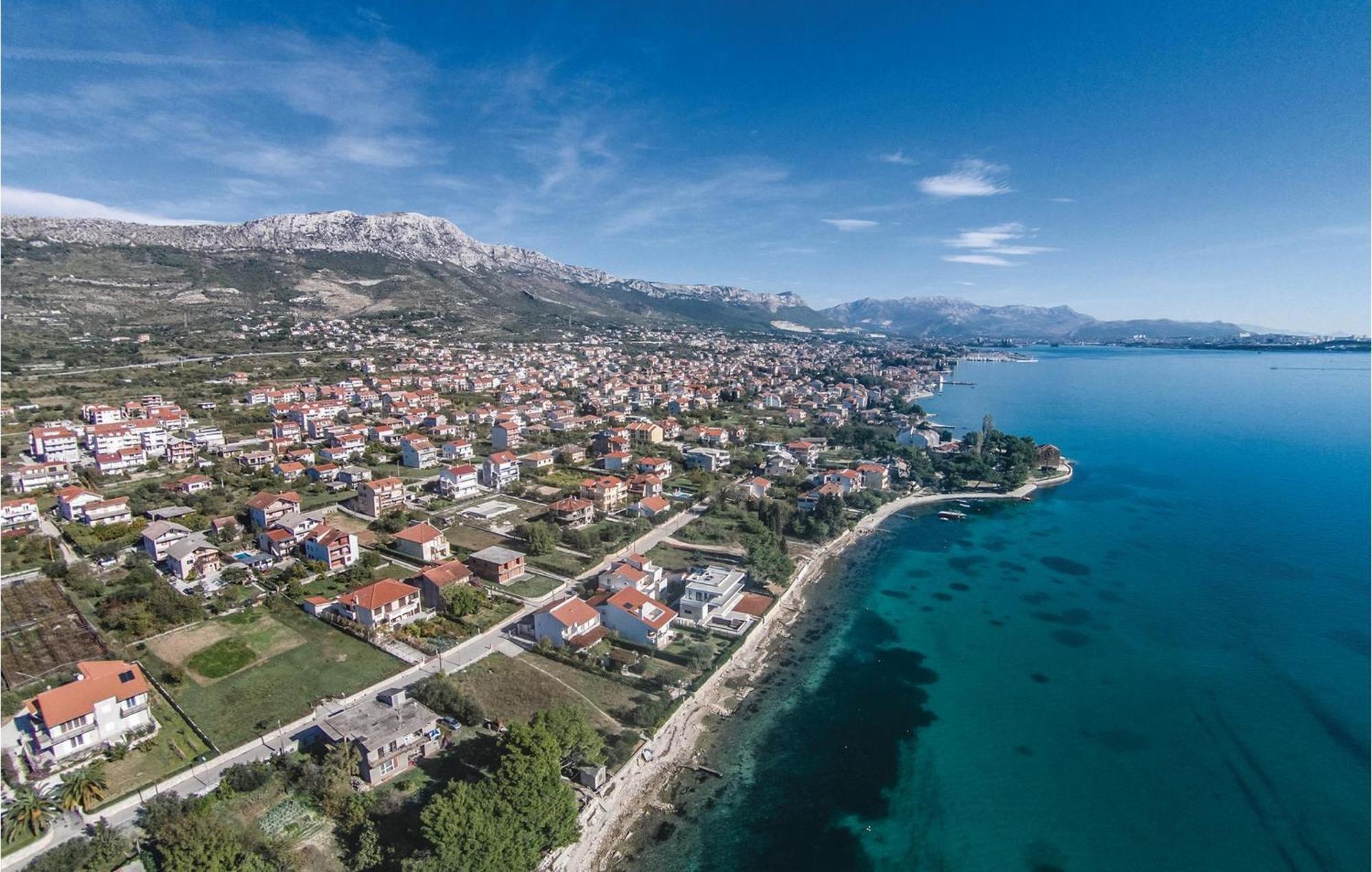 Kaštela 2 Bedroom Stunning Apartment In Kastel Kambelovac מראה חיצוני תמונה