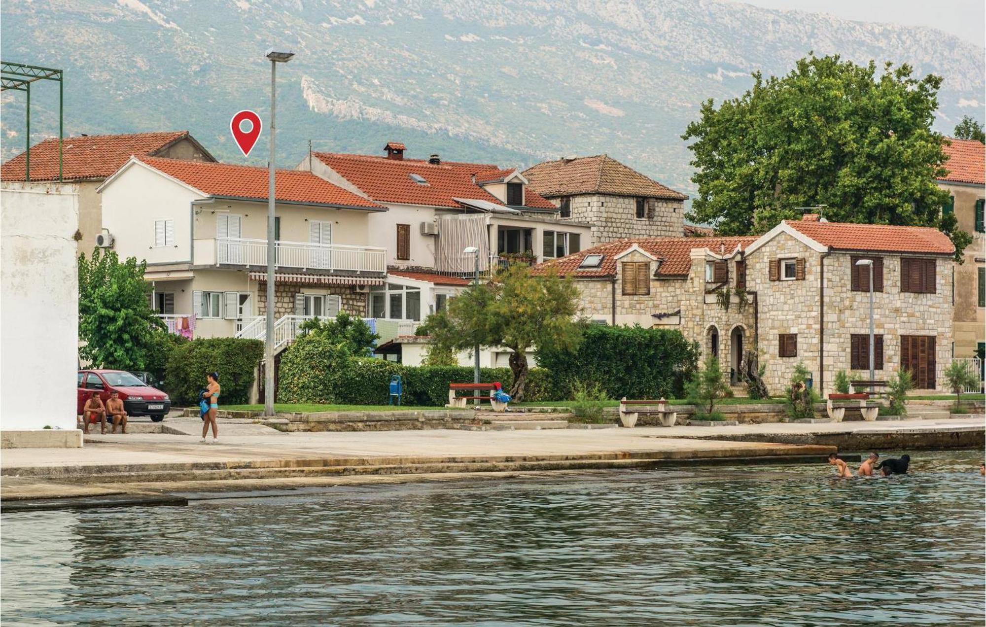 Kaštela 2 Bedroom Stunning Apartment In Kastel Kambelovac מראה חיצוני תמונה